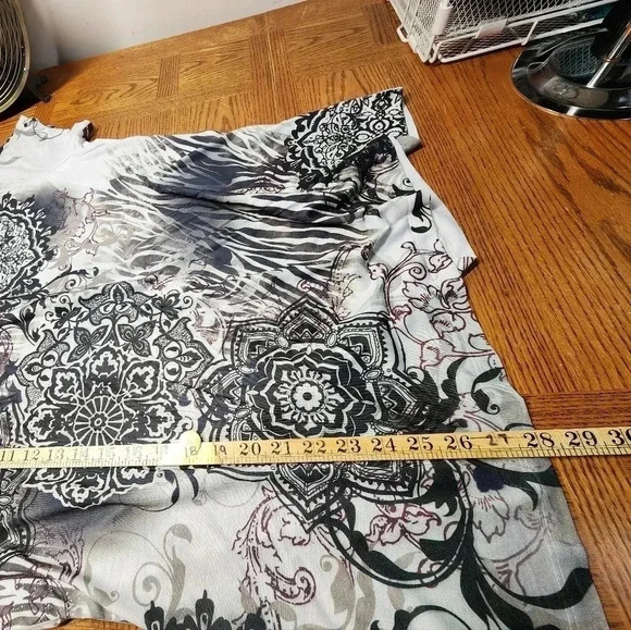 Appreciate Behavior Gray Black With Studs Design Short Sleeve Top Plus Size 3X - Picture 8 of 8